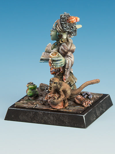 Freebooter's Fate Momma Fiara (Goblin-Piraten) – unbemalte Tabletop-Miniatur aus Metall (Ansicht 3)